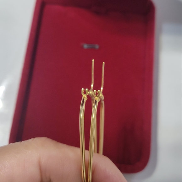 Oblong Hoop Earring 18k Real Gold - Picture 4 of 8